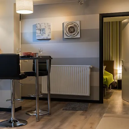 Li Mangon Lejlighed *