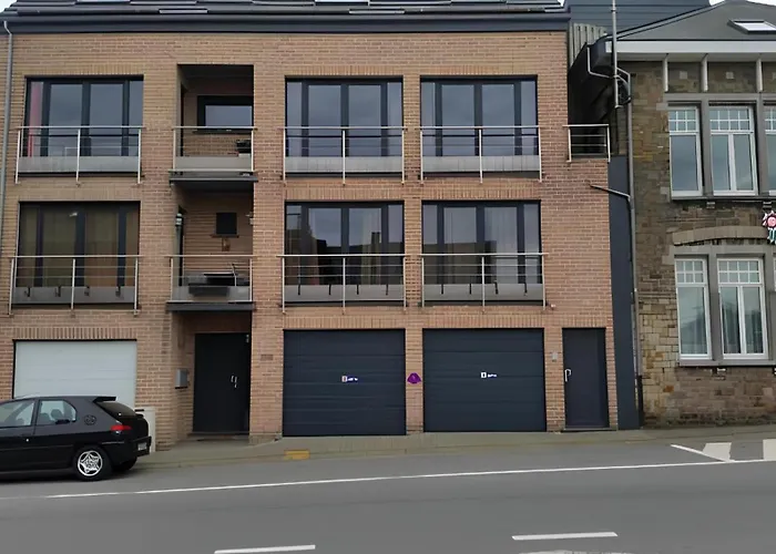 Li Mangon Apartment *